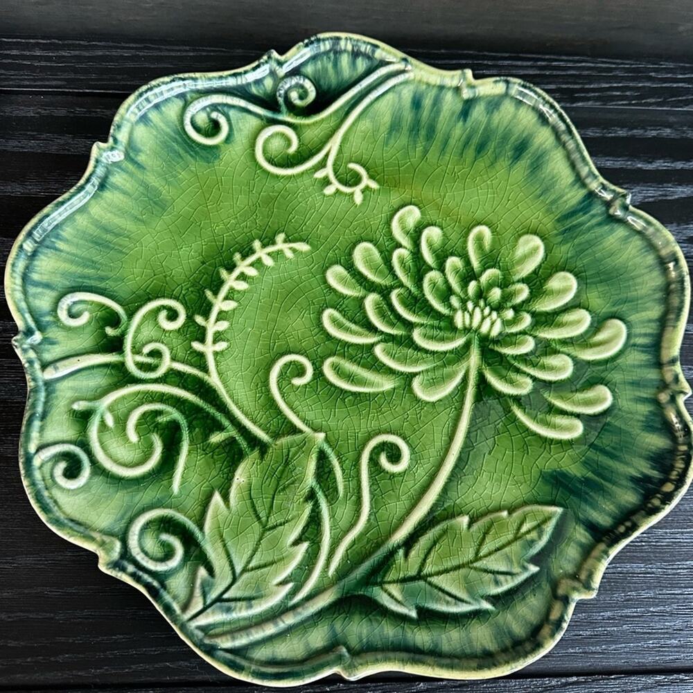 New ARHAUS WILDFLOWER Green Plate 13" Scalloped FOR DISPLAY Crackle Finish